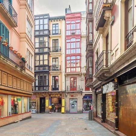 Casco Viejo Junto A La Plaza Nueva Y Unamuno Bilbao Exterior foto