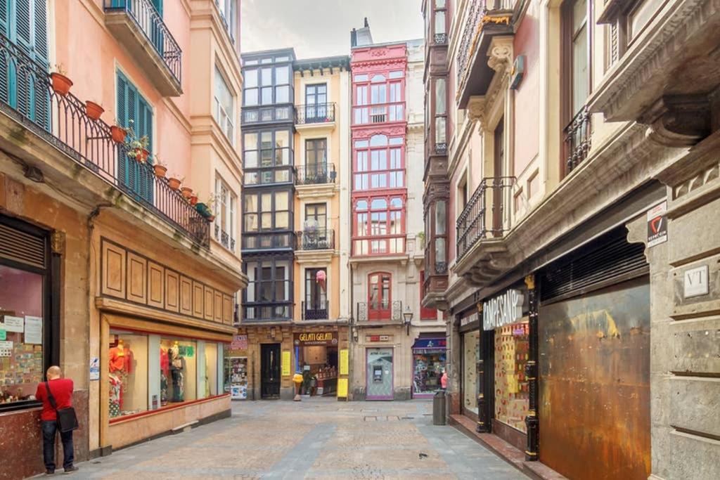Casco Viejo Junto A La Plaza Nueva Y Unamuno Bilbao Exterior foto